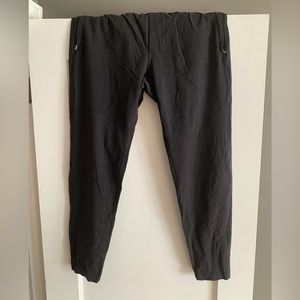 Men’s Lululemon size large Surge Sweatpants